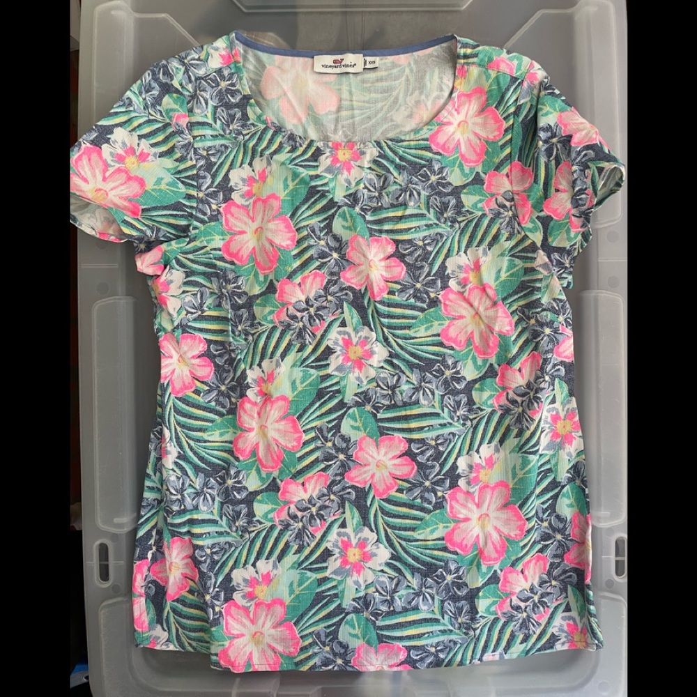 Vinyard Vines shirt